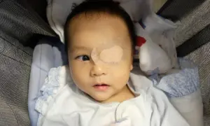Kiedy do okulisty z zezem u niemowlaka? Kluczowe informacje i objawy