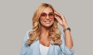 Jakie kolory oprawek do blond włosów podkreślą Twój styl?