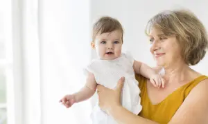 Kiedy niemowlę zaczyna wodzić wzrokiem? Kluczowe etapy rozwoju