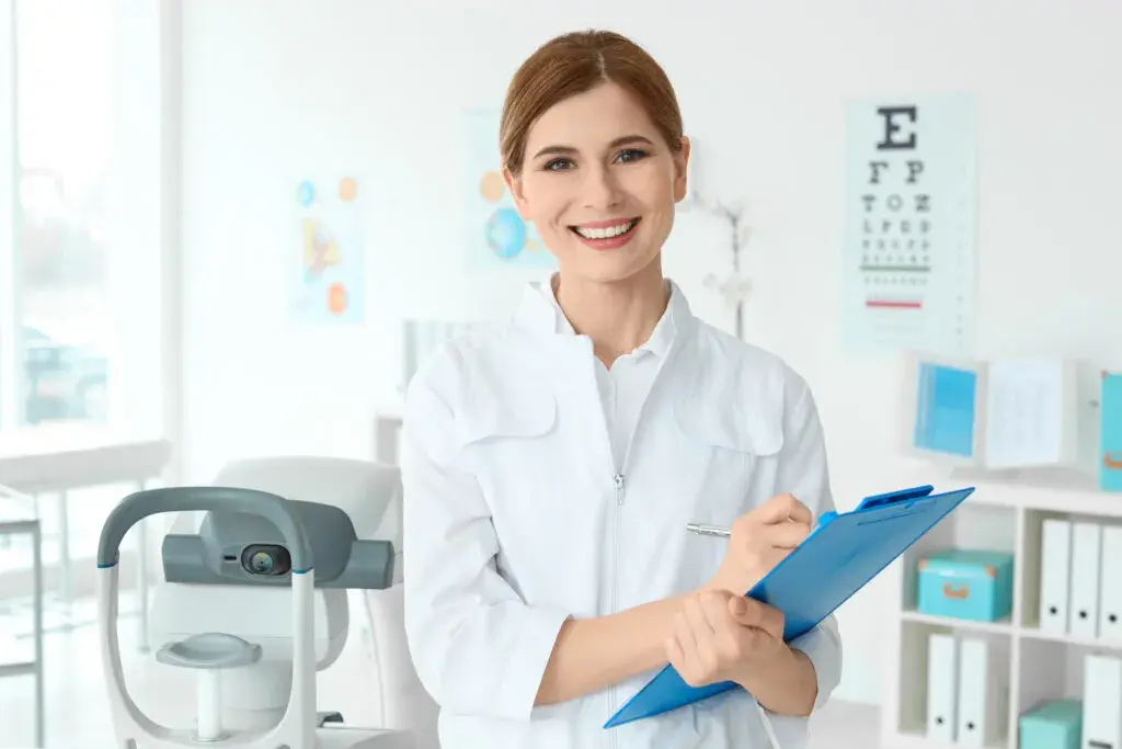 Okulista czy optometrysta: Którego specjalistę wybrać dla zdrowia oczu?